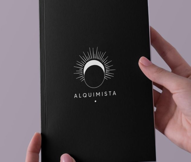 Agenda que diseñamos para Alquimista hace un tiempo... su marca algo espectacular que no queríamos quedarnos sin compartirles#MaboEstudio #Diseño #DiseñoGrafico #DiseñoEditorial